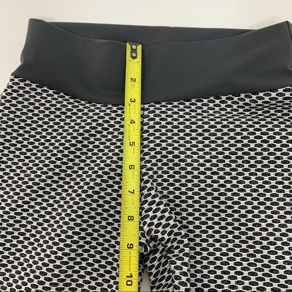 Honeycomb Scruch Booty Gray & White Leggings Mid To High Rise Medium - Picture 15 of 16